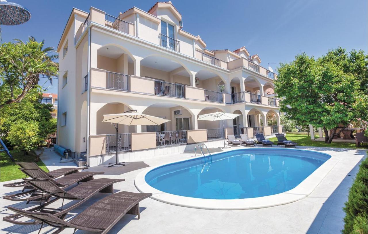 Lovely Apartment In Kastel Stafilic With Jacuzzi Kaštela 외부 사진