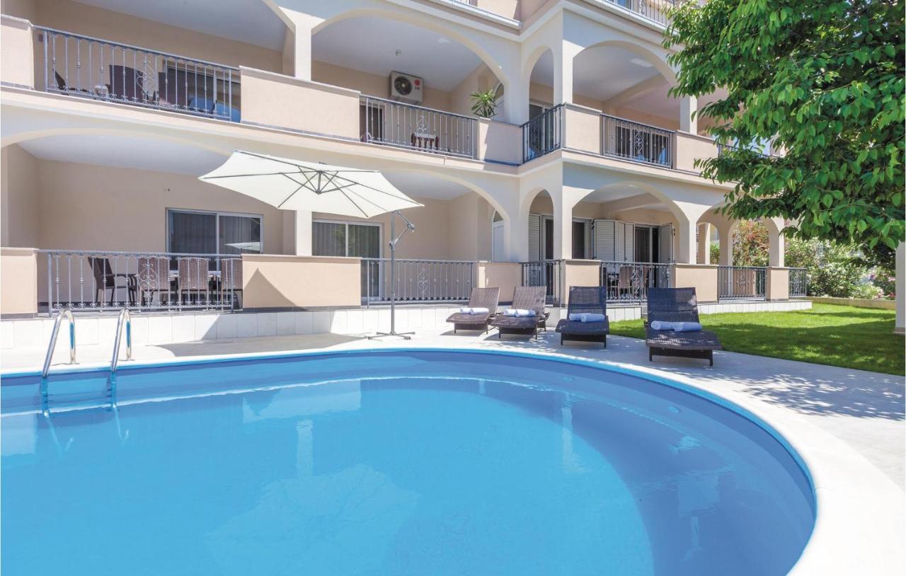 Lovely Apartment In Kastel Stafilic With Jacuzzi Kaštela 외부 사진