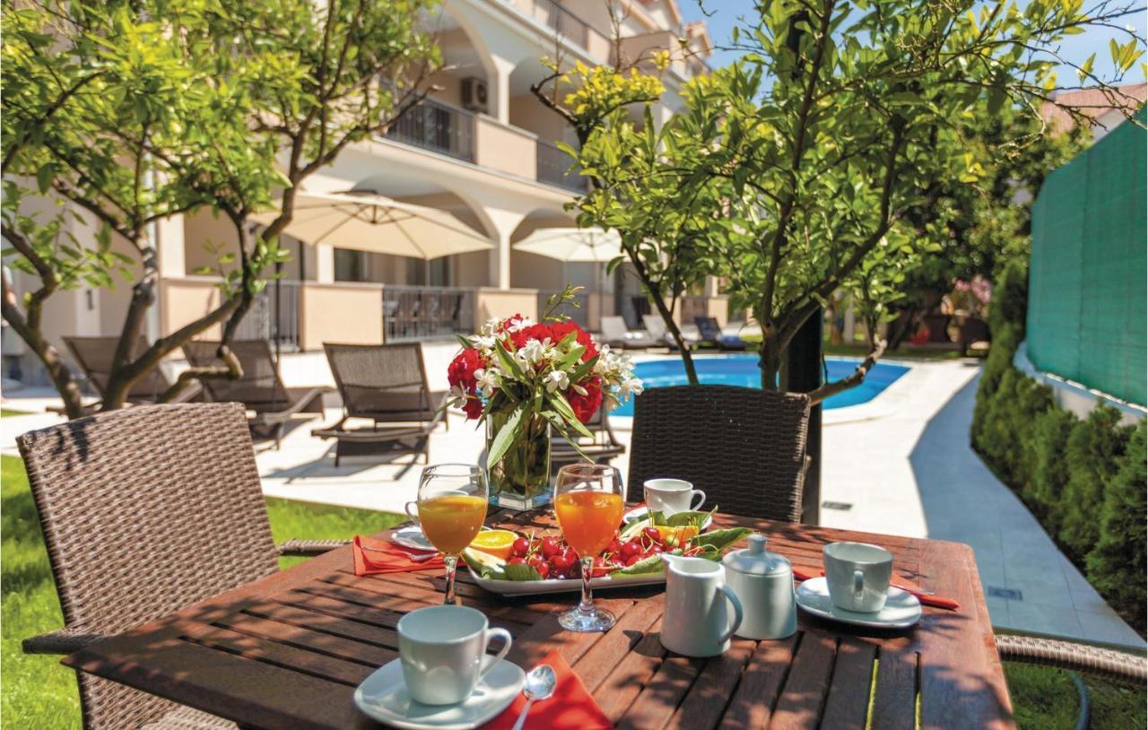 Lovely Apartment In Kastel Stafilic With Jacuzzi Kaštela 외부 사진