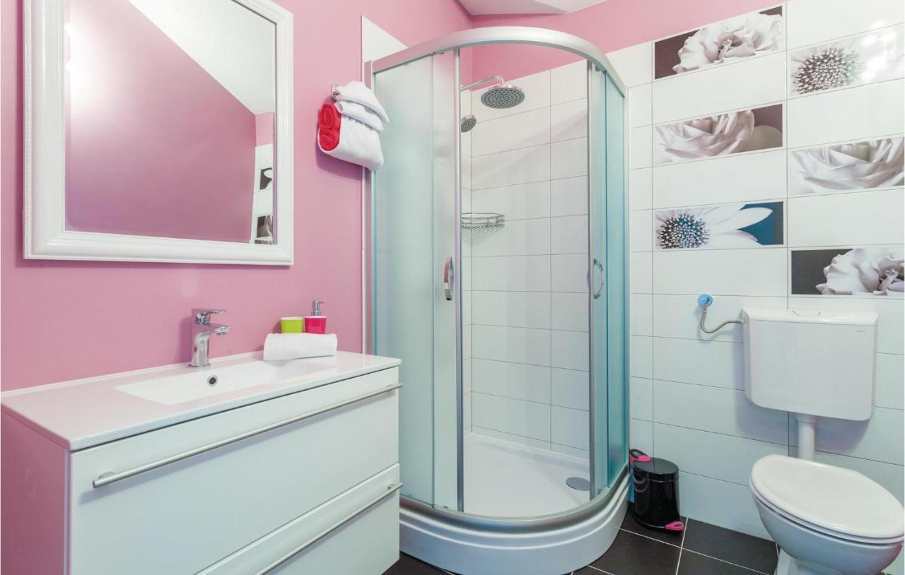 Lovely Apartment In Kastel Stafilic With Jacuzzi Kaštela 외부 사진