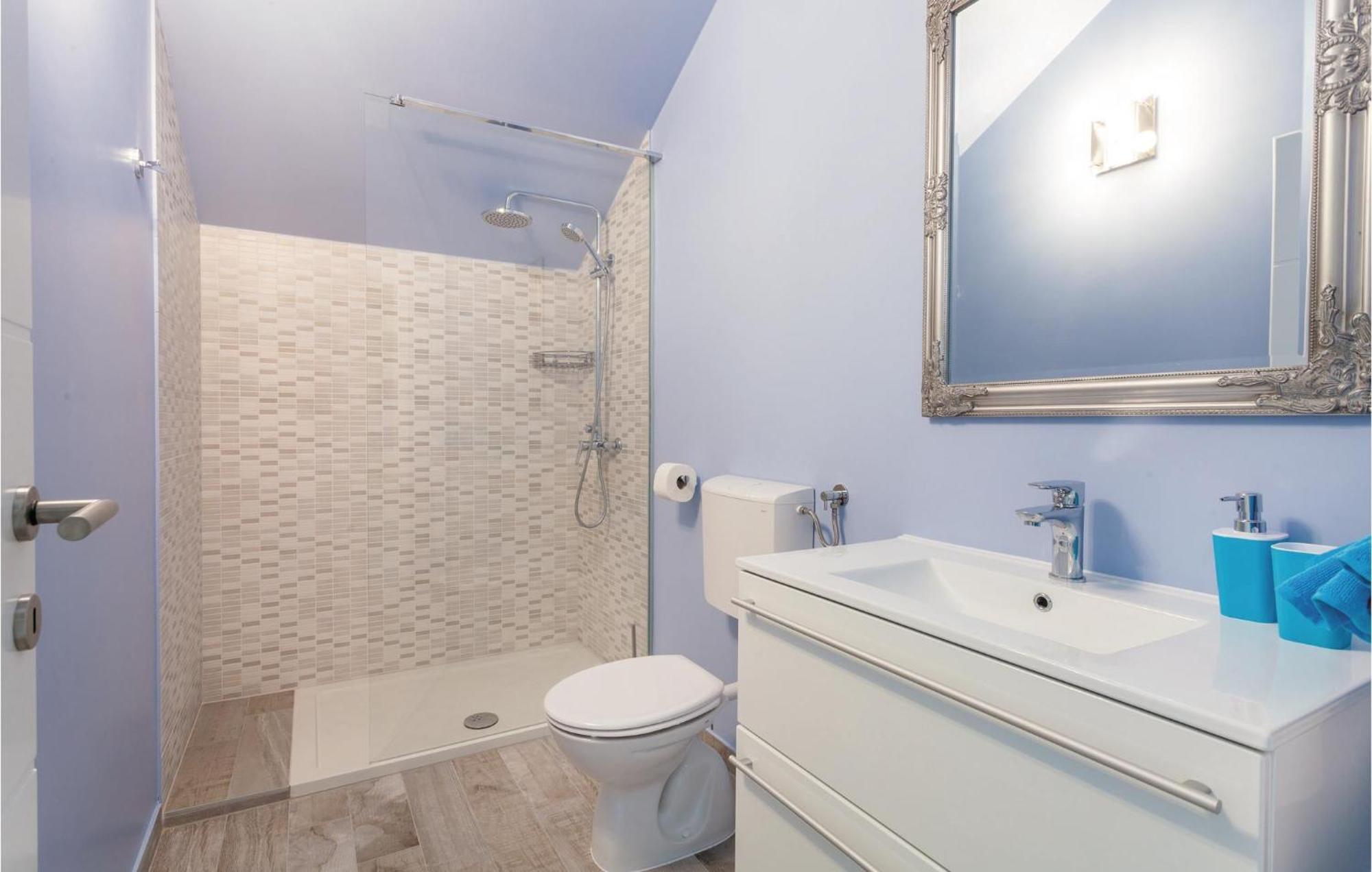 Lovely Apartment In Kastel Stafilic With Jacuzzi Kaštela 외부 사진